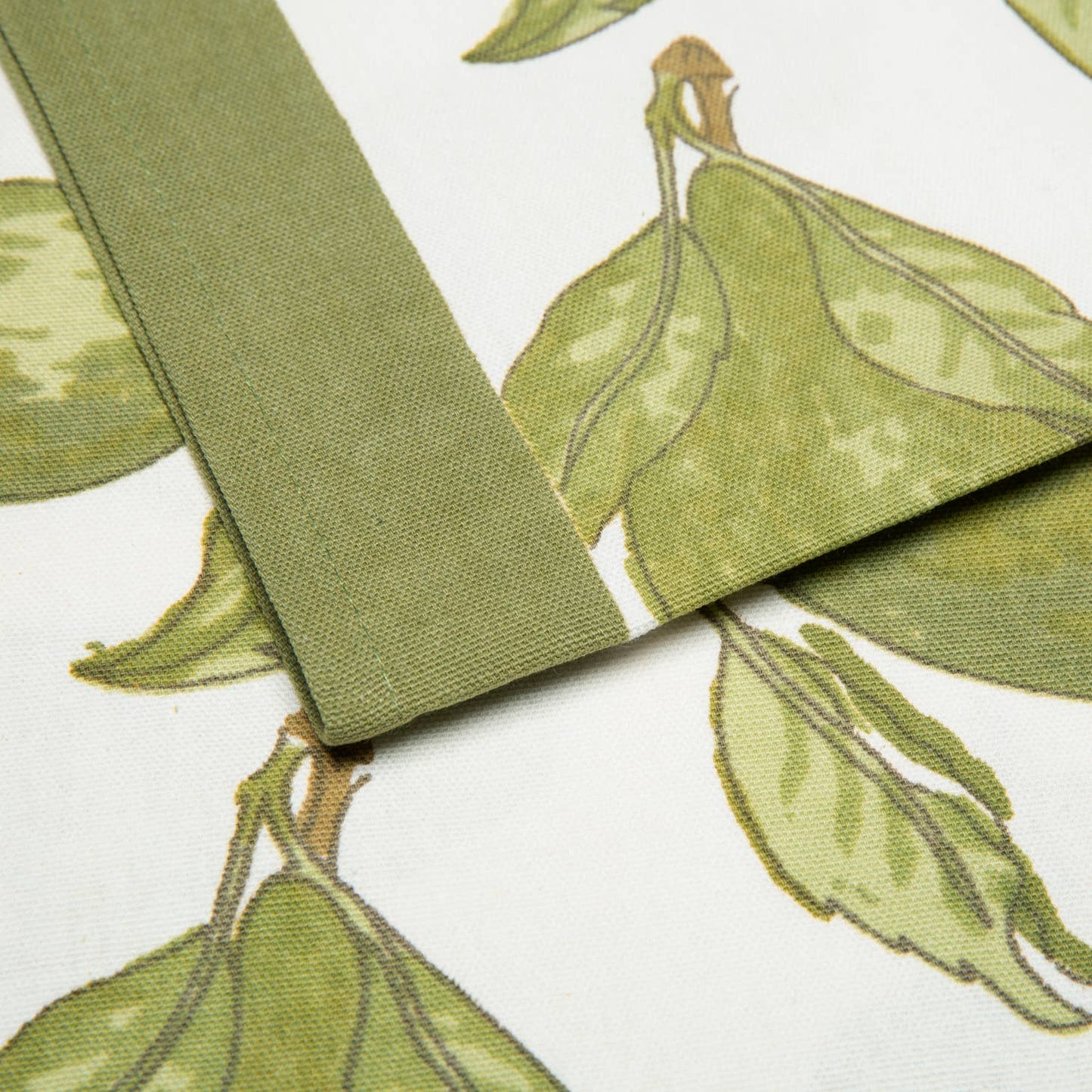 Orchard Pear Green Table Runner